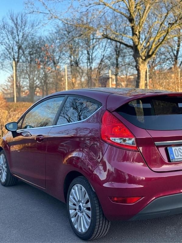 Gebraucht Ford Fiesta 90 PS (66 kW) 2012 Andere farben Kleinwagen