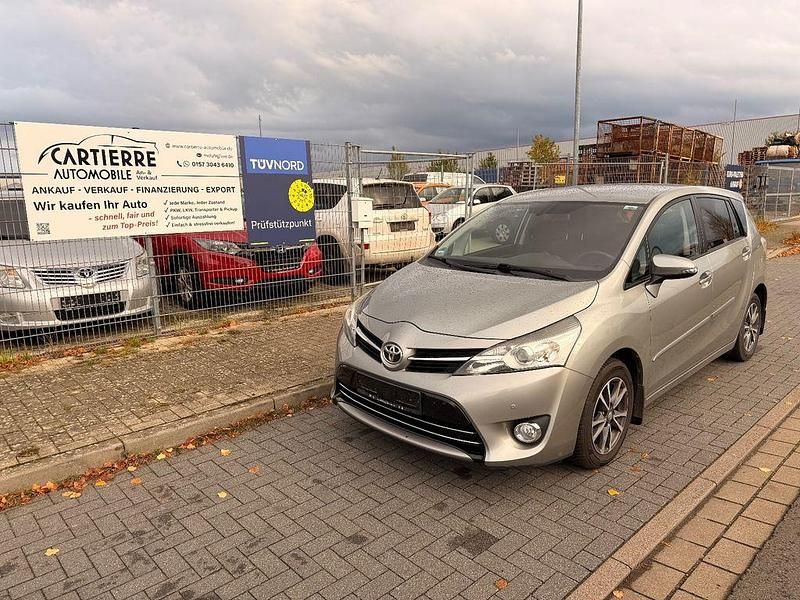 Grau Gebraucht 2013 Toyota Verso Life Van / Kleinbus | 8.799 € (Fairer Preis) - Bild 1/4