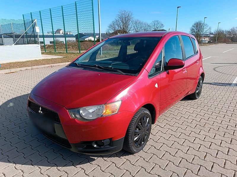 Gebraucht Mitsubishi Colt 95 PS (69 kW) 2009 Rot Kleinwagen