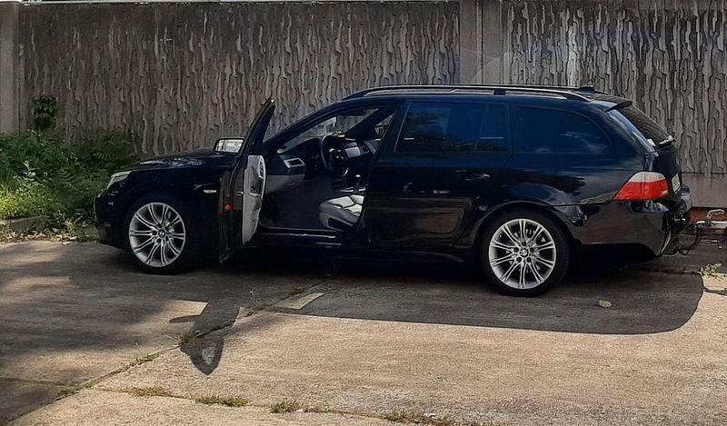 Gebraucht BMW 530 M Sport 258 PS (189 kW) 2006 Schwarz Kombi
