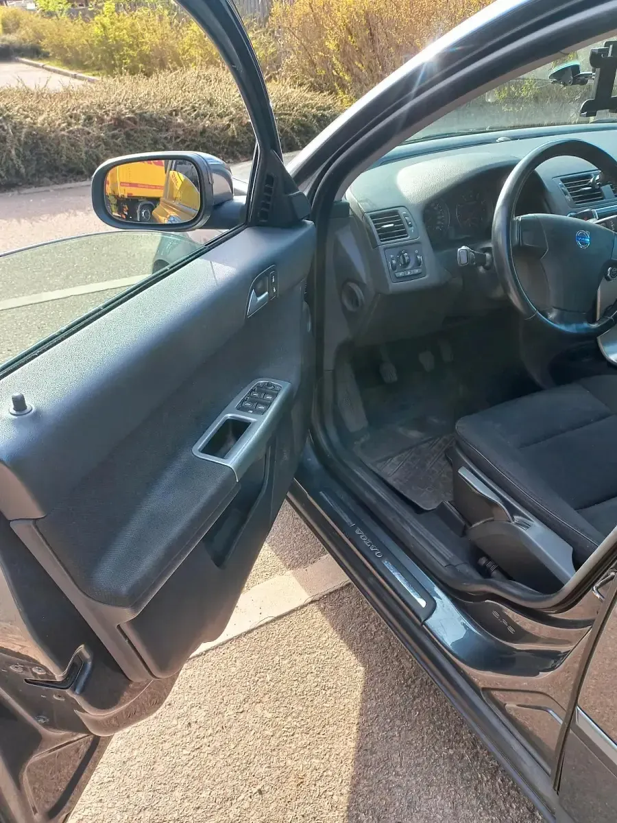 Usado Volvo V50 125 CV (91 kW) 2008 Gris Familiar