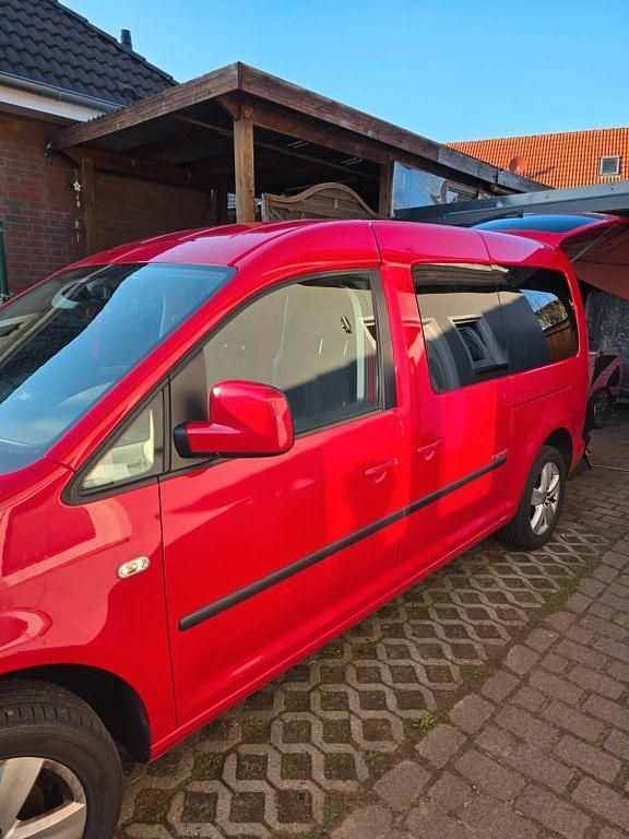 Gebraucht VW Caddy Maxi 102 PS (75 kW) 2010 Rot Van / Kleinbus
