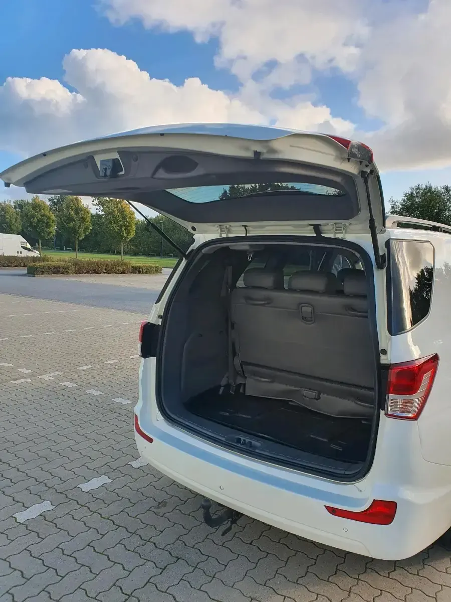 Gebraucht SsangYong Rodius 155 PS (114 kW) 2014 Weiß Van / Kleinbus