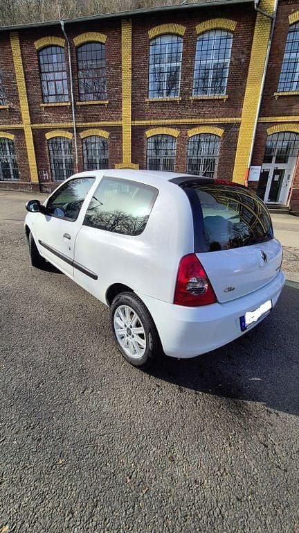 Gebraucht Renault Clio II Campus 75 PS (55 kW) 2011 Weiß Limousine