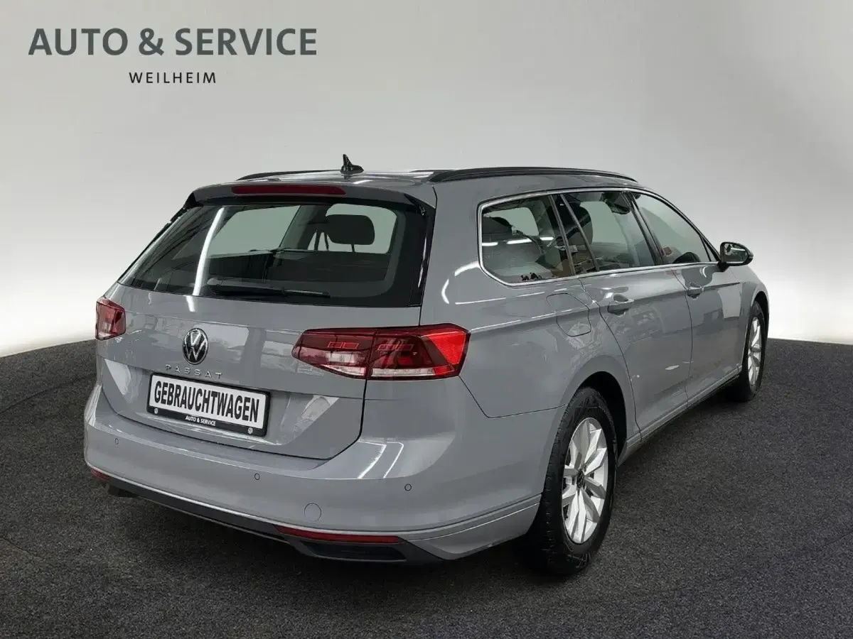Gebraucht VW Passat Business 150 PS (110 kW) 2024 Grau Kombi