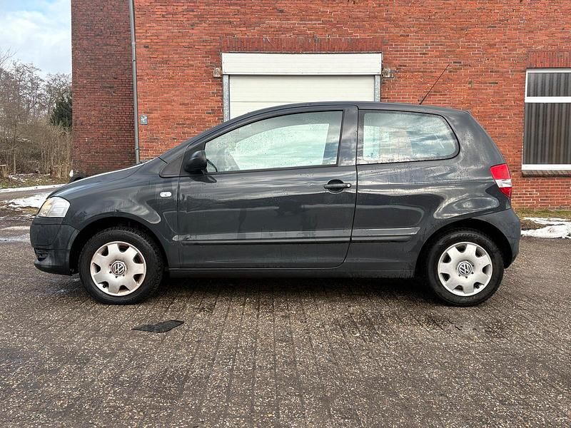 Gebraucht VW Fox 60 PS (44 kW) 2011 Grau Kleinwagen