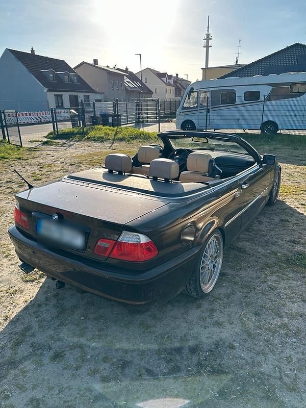 Second-hand BMW 330 231 CP (169 kW) 2000 Maro Cabrio
