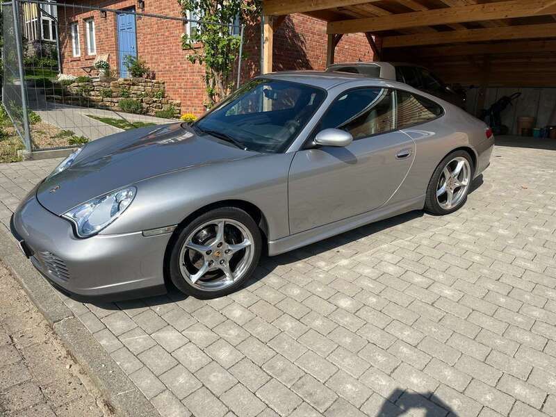 Silber Gebraucht 2004 Porsche 996 Coupé | 65.000 € (Fairer Preis) - Bild 1/4