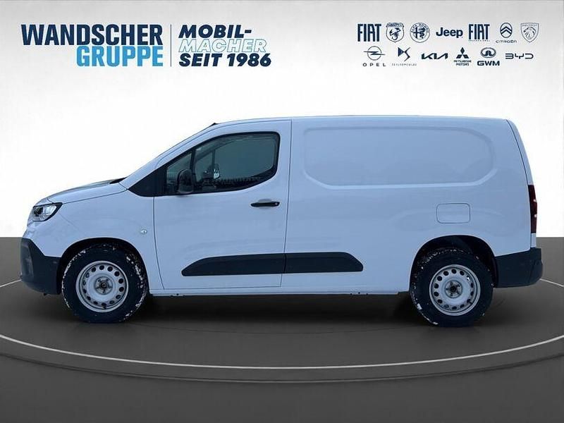 Neu Fiat Doblò 131 PS (96 kW) 2026 Weißschwarz Van / Kleinbus