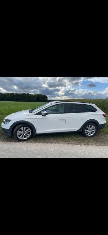 Weiß Gebraucht 2016 Seat Leon X-Perience Kombi | 11.900 € (Fairer Preis) - Bild 1/4
