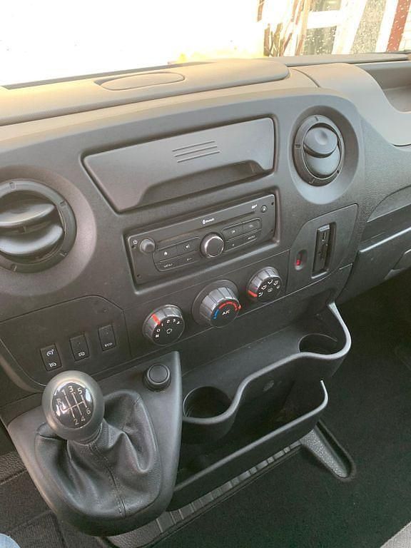 Second-hand Renault Master 145 CP (106 kW) 2017 Gri Van