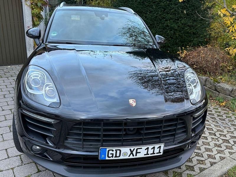 Schwarz Gebraucht 2017 Porsche Macan S SUV | 33.900 € (Fairer Preis) - Bild 1/4
