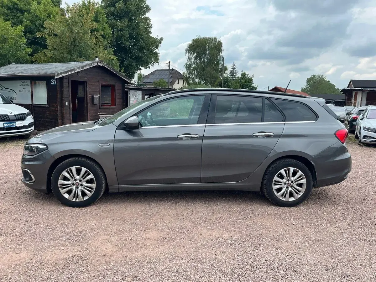 Gebraucht Fiat Tipo Lounge 120 PS (88 kW) 2016 Grau Kombi