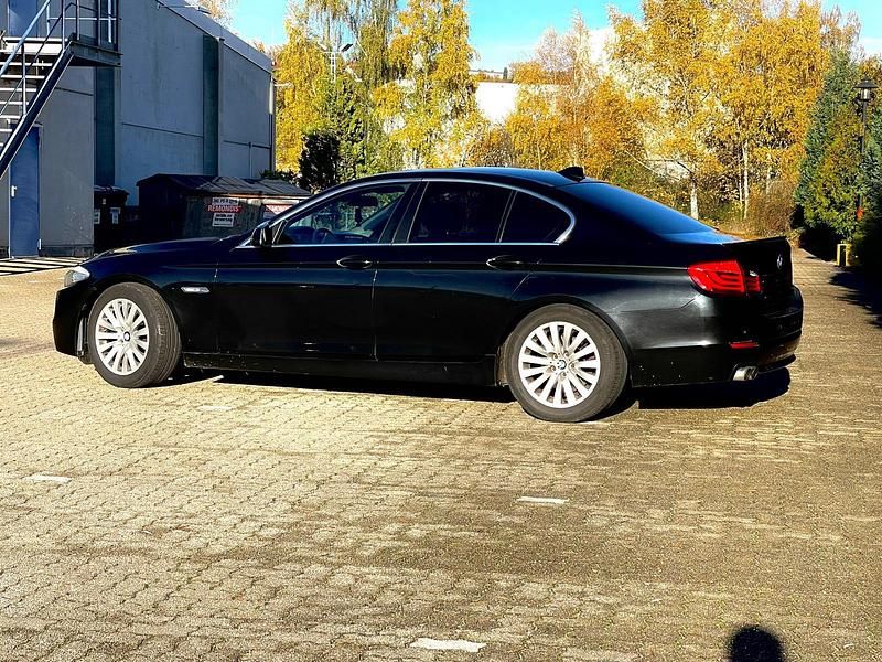 Schwarz Gebraucht 2010 BMW 520 Limousine | 7.000 € (Superpreis) - Bild 1/4