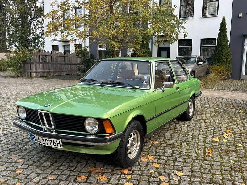 Grün Gebraucht 1976 BMW 316 Limousine | 15.000 € - Bild 1/4