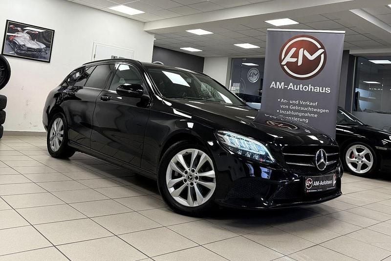 Schwarz Gebraucht 2019 Mercedes C220 Avantgarde Limousine | 22.995 € (Superpreis) - Bild 1/4