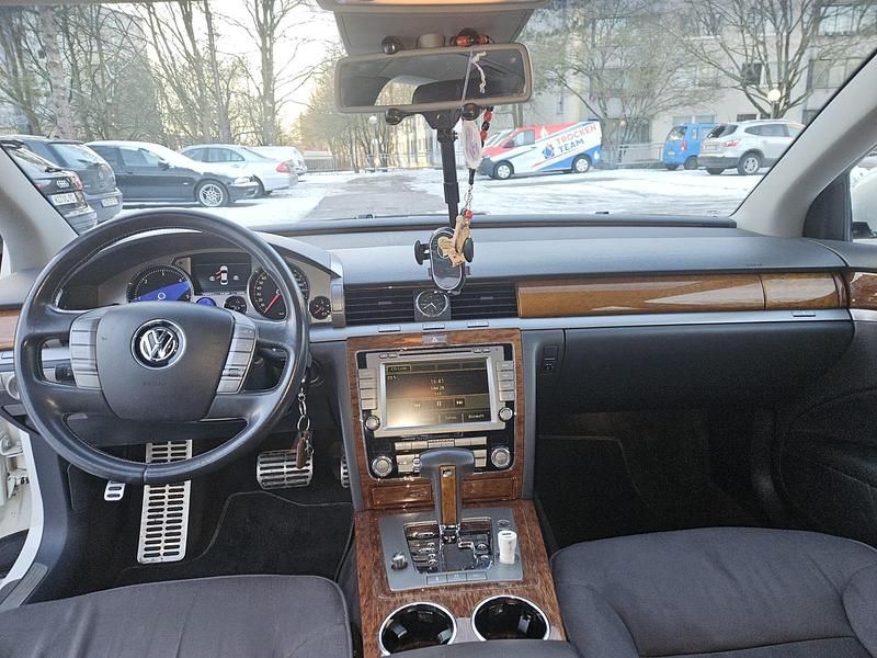 Gebraucht VW Phaeton 239 PS (175 kW) 2011 Weiß Limousine