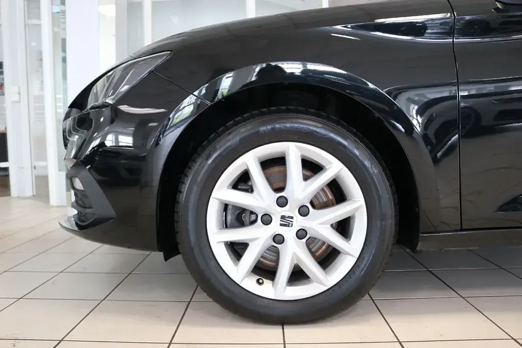 Gebraucht Seat Leon Style 116 PS (85 kW) 2022 Schwarz Limousine