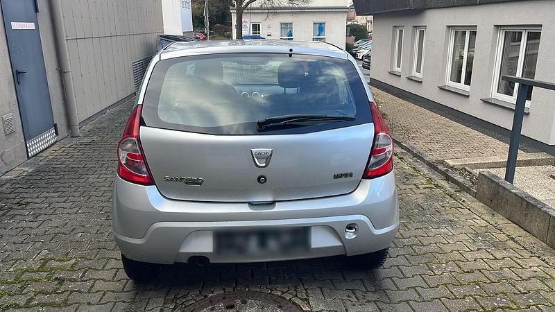 Gebraucht Dacia Sandero 87 PS (63 kW) 2008 Silber Kleinwagen