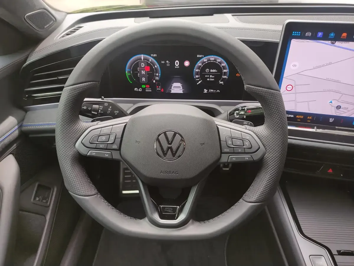 Neu VW Passat R-line 177 PS (130 kW) 2026 Grenadillschwarz metallic Kombi