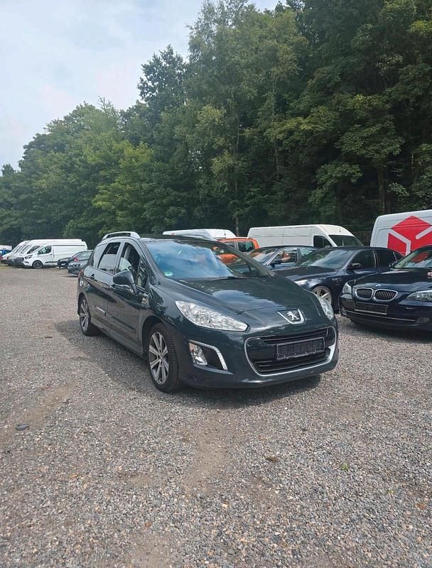 Grau Gebraucht 2011 Peugeot 308 Kombi | 5.450 € (Etwas zu teuer) - Bild 1/4