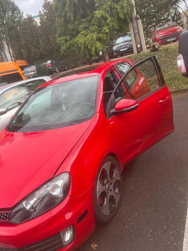 Gebraucht VW Golf VI GTI 200 PS (147 kW) 2011 Rot Kleinwagen