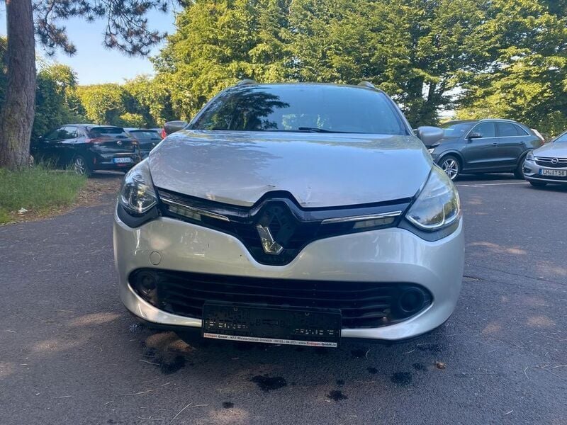 Silber Gebraucht 2015 Renault Clio IV Dynamique Limousine | 3.299 € (Superpreis) - Bild 1/4
