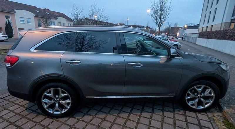 Gebraucht Kia Sorento Spirit 200 PS (147 kW) 2015 Grau SUV