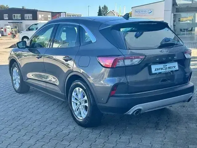 Gebraucht Ford Kuga Titanium 225 PS (165 kW) 2021 Grau SUV
