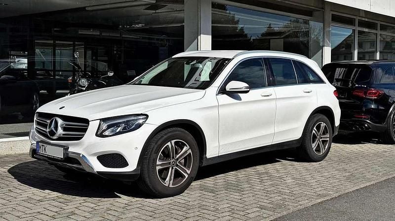 Weiß Gebraucht 2018 Mercedes GLC220 SUV | 23.800 € (Guter Preis) - Bild 1/4