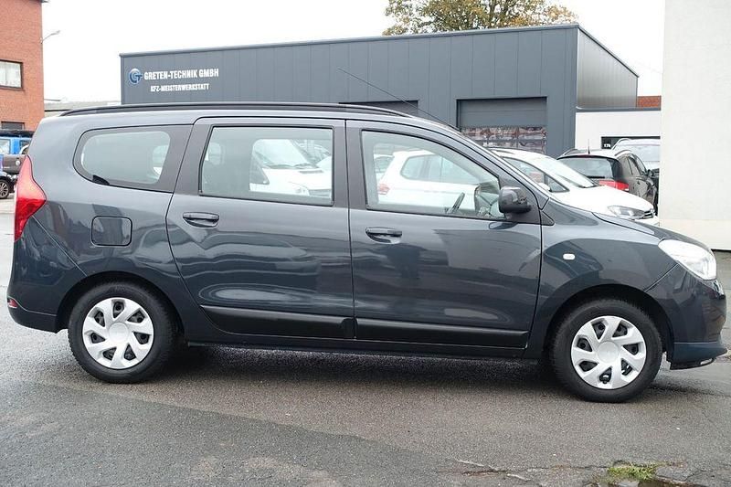Gebraucht Dacia Lodgy Lauréate 102 PS (75 kW) 2016 Grau Van / Kleinbus