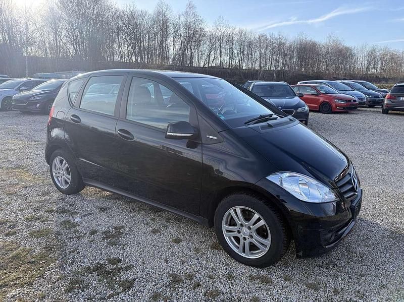 Gebraucht Mercedes A160 95 PS (69 kW) 2011 Schwarz Limousine