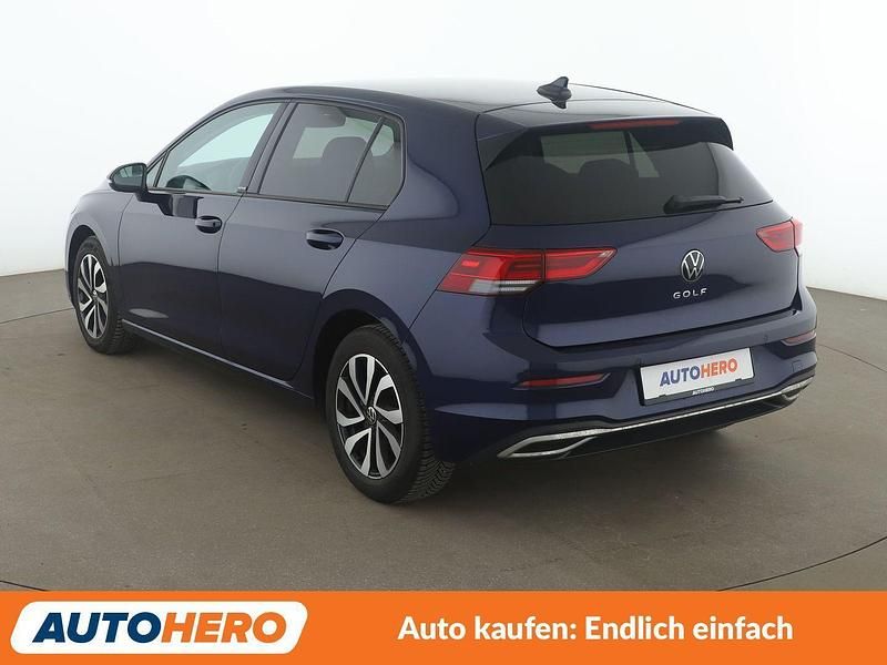Gebraucht VW Golf VII Active 150 PS (110 kW) 2021 Blau Kleinwagen