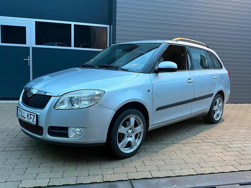 Grau Gebraucht 2008 Skoda Fabia Kleinwagen | 2.790 € (Teuer) - Bild 1/4