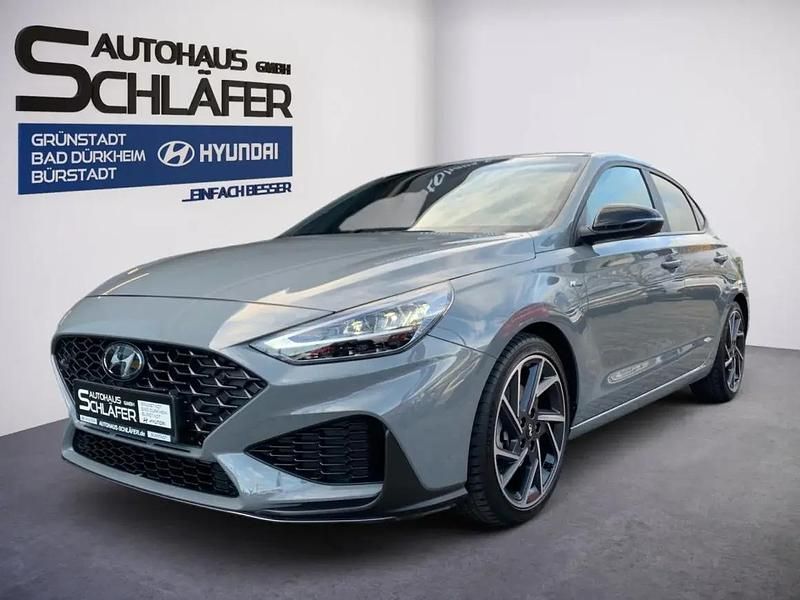 Shadow grey / sol Gebraucht 2023 Hyundai i30 N Line Limousine | 28.990 € - Bild 1/1