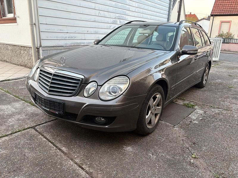 Second-hand Mercedes E220 170 CP (125 kW) 2007 Maro Break