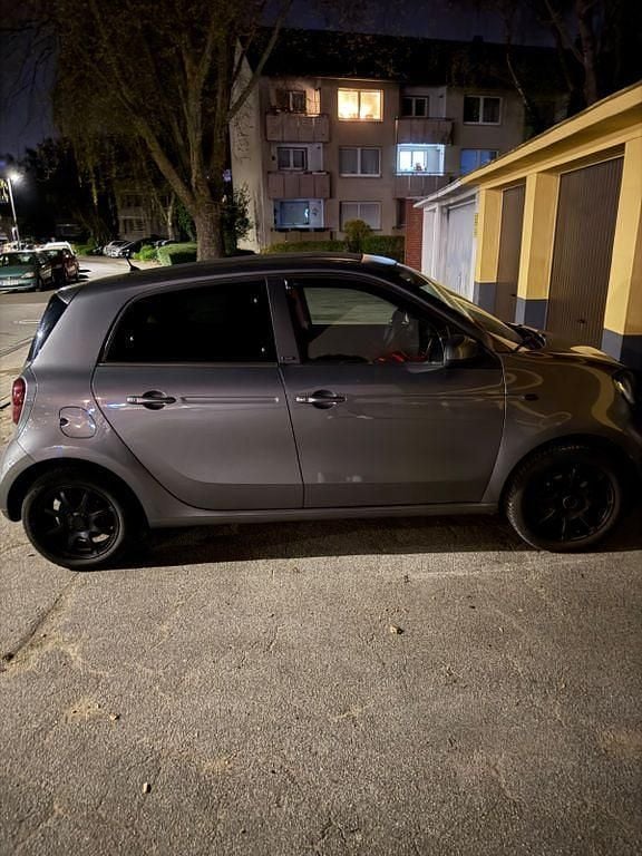 Gebraucht Smart ForFour 90 PS (66 kW) 2018 Grau Kleinwagen