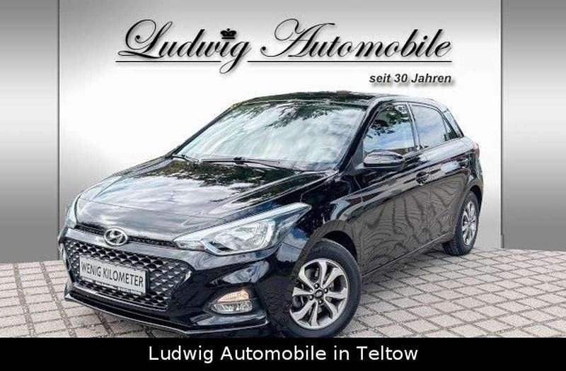 Schwarz Gebraucht 2019 Hyundai i20 YES! Kleinwagen | 13.999 € (Fairer Preis) - Bild 1/4