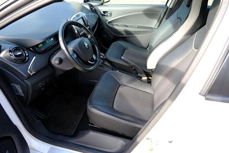 Gebraucht Renault Zoe Iconic 80 kW (109 PS) 2019 Weiß Kleinwagen