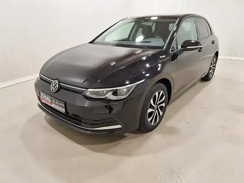 Gebraucht VW Golf VIII Active 150 PS (110 kW) 2023 Deep black perleffekt Limousine