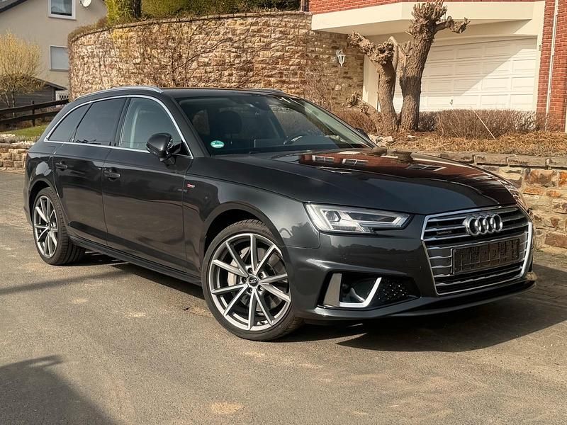 Gebraucht Audi A4 S-Line 231 PS (169 kW) 2019 Grau Kombi