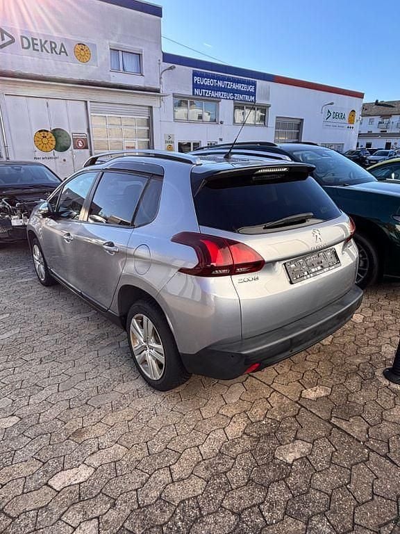 Gebraucht Peugeot 2008 Style 110 PS (80 kW) 2017 Silber SUV