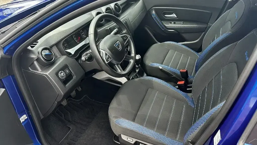 Gebraucht Dacia Duster Celebration 150 PS (110 kW) 2021 Blau SUV