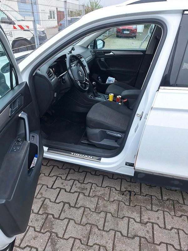 Weiß Gebraucht 2018 VW Tiguan Allspace Comfortline SUV | 14.999 € (Fairer Preis) - Bild 1/4