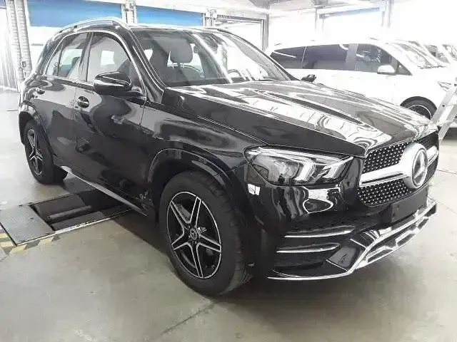 Gebraucht Mercedes GLE300 AMG 245 PS (180 kW) 2024 Schwarz SUV