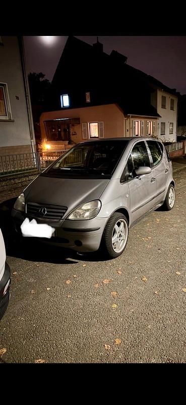 Silber Gebraucht 2000 Mercedes A190 Kleinwagen | 2.000 € - Bild 1/3
