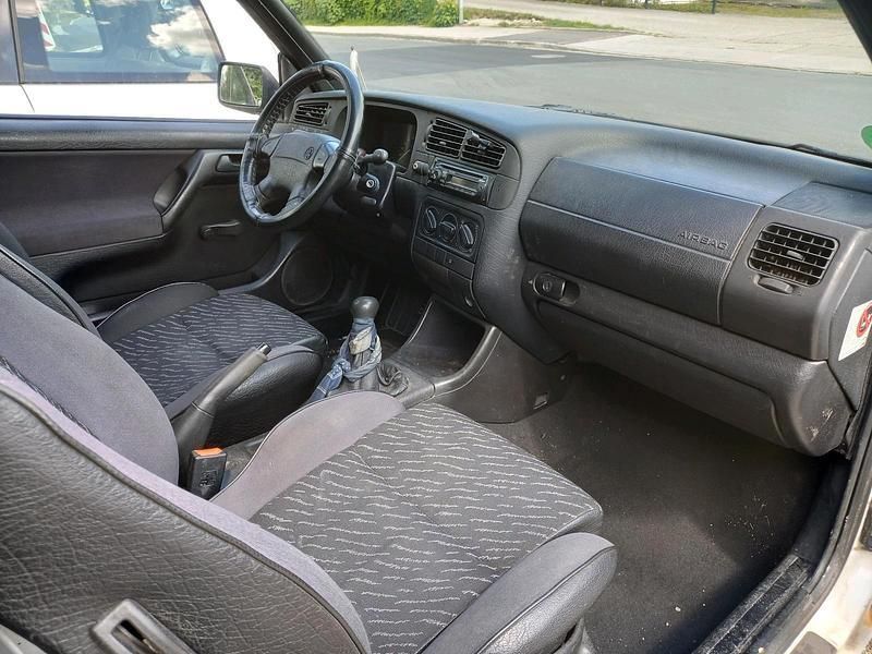 Weiß Gebraucht 1996 VW Golf Cabriolet Cabrio | 999 € (Superpreis) - Bild 1/4
