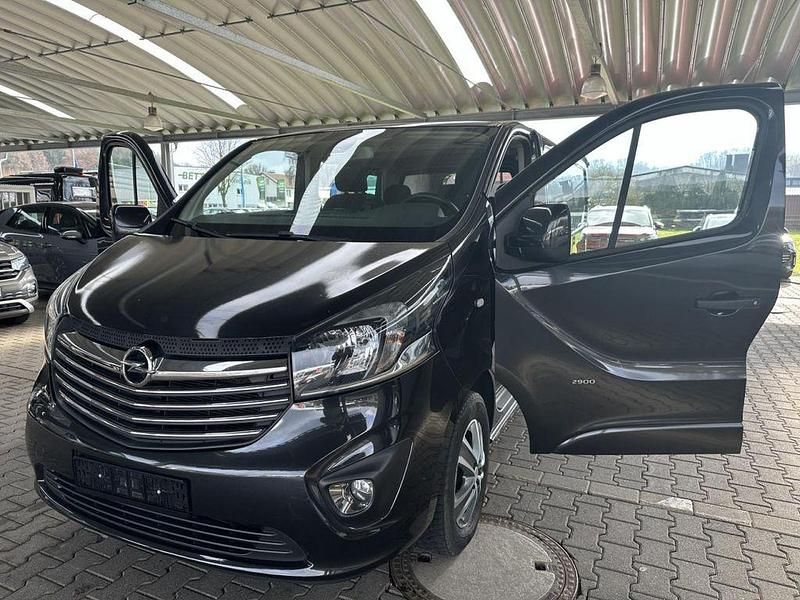 Gebraucht Opel Vivaro 145 PS (106 kW) 2016 Mitternacht schwarz mi2 Van / Kleinbus