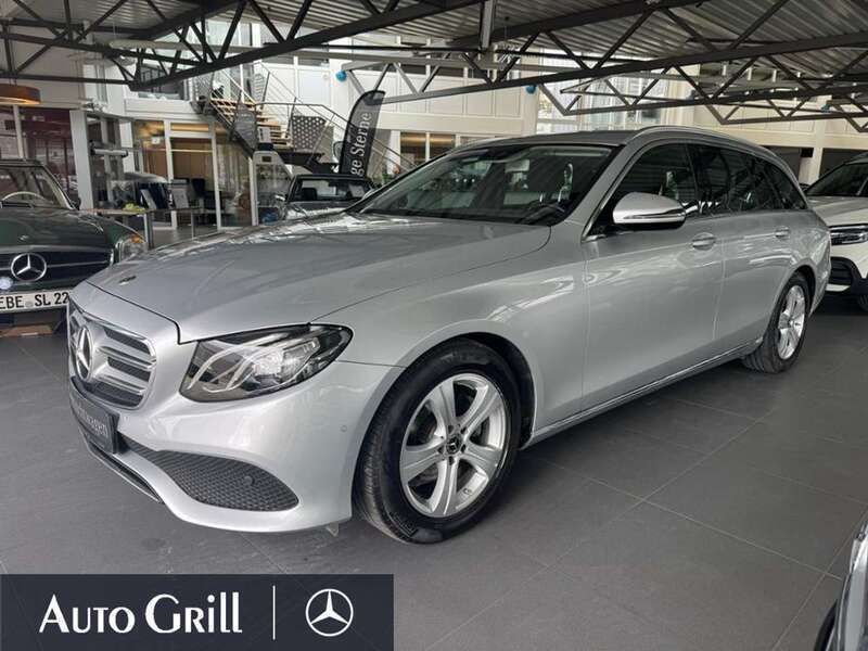 Iridiumsilber metalliclack Gebraucht 2018 Mercedes E220 Avantgarde Kombi | 25.380 € (Guter Preis) - Bild 1/4