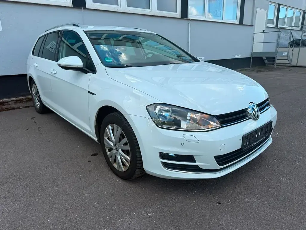 Gebraucht VW Golf VII LOUNGE 150 PS (110 kW) 2015 Weiß Limousine